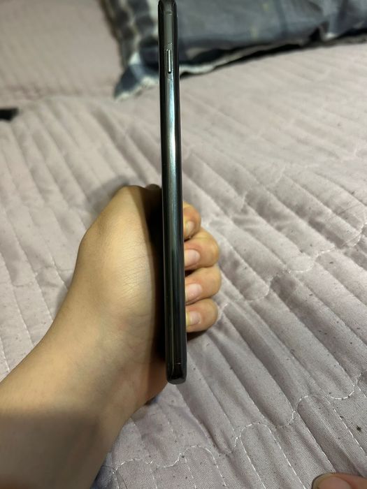 Продаются Самсунг с10+