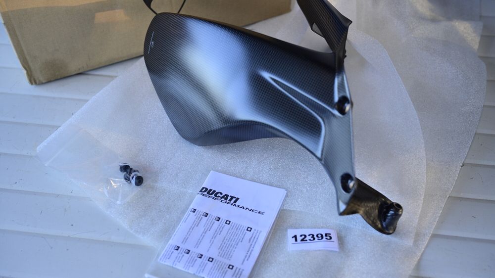 Aripa Aparatoare Carbon Roata Spate Ducati Streetfighter V4 / V4S