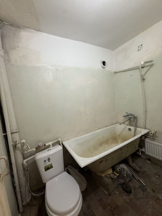 Срочно продается 1х квартира на Бульваре на против УВД 2 этаж