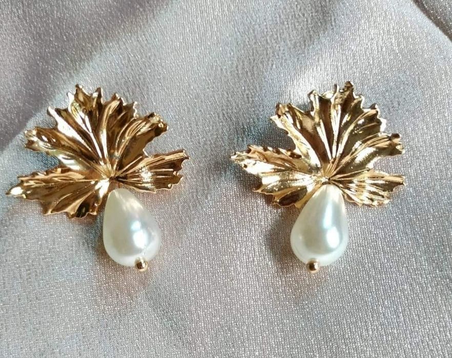 Свадебное платье с аксессуарами размер 44 46. А также свадебный ободок