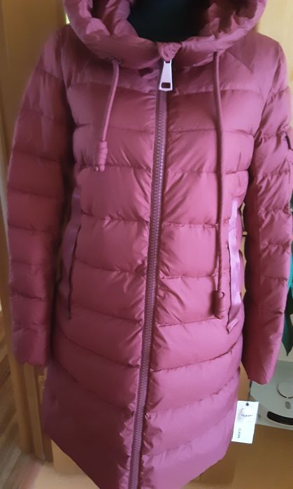 Пуховик женский   удлинённый.