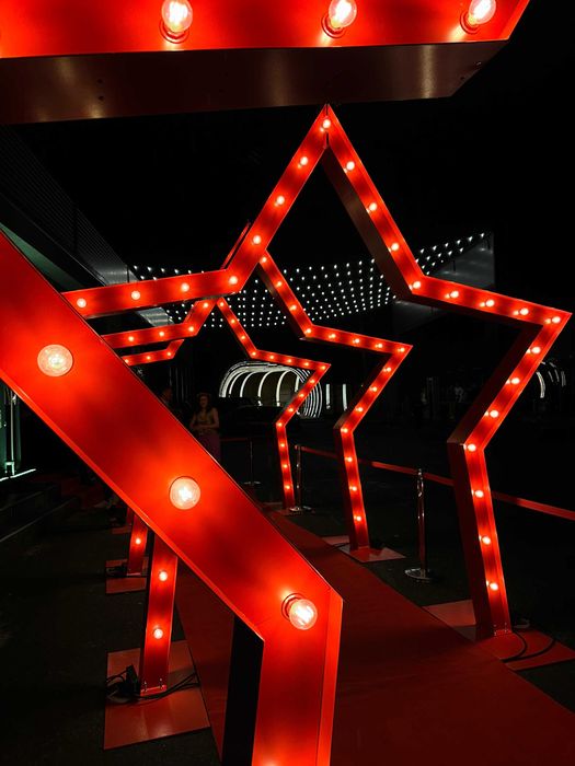 Stele luminoase, litere de inchiriat