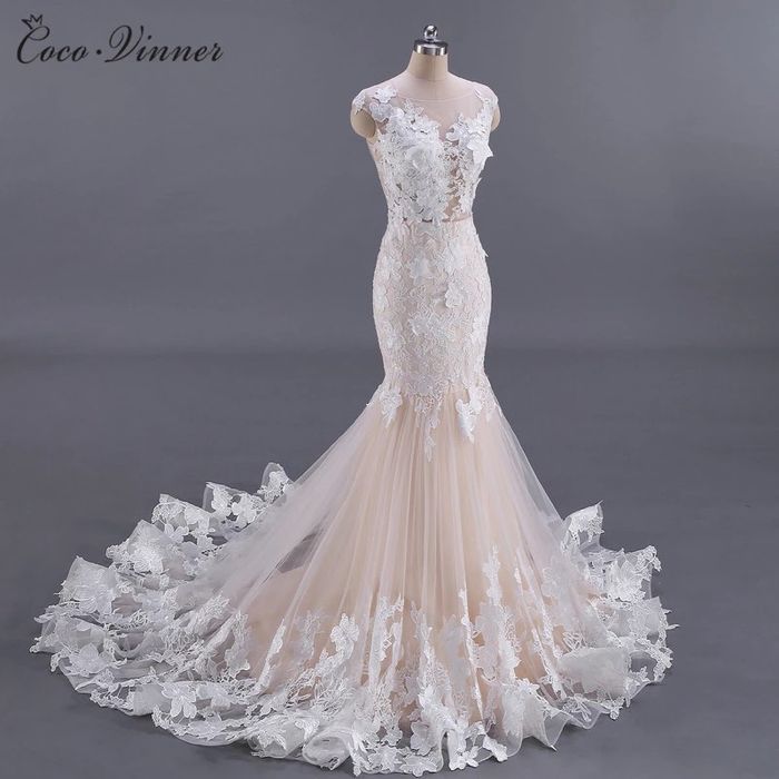 Новое свадебное платье со шлейфом