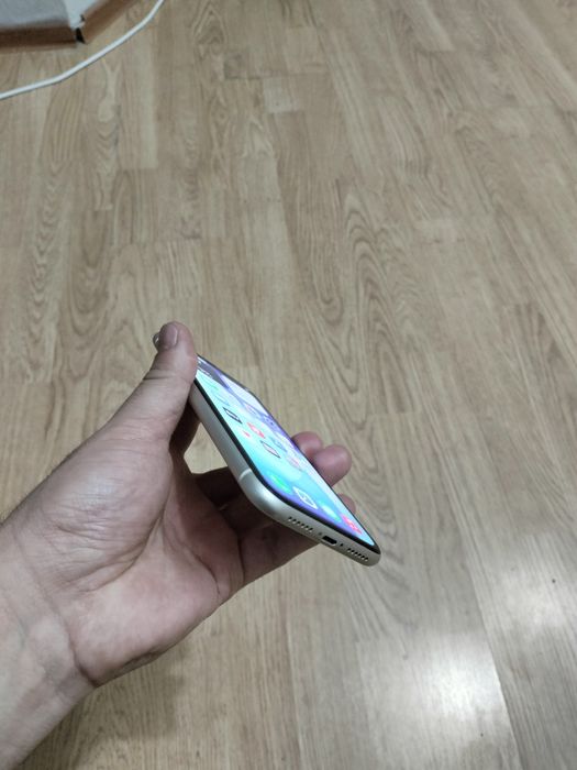 iPhone 11 память 128 без ремонта