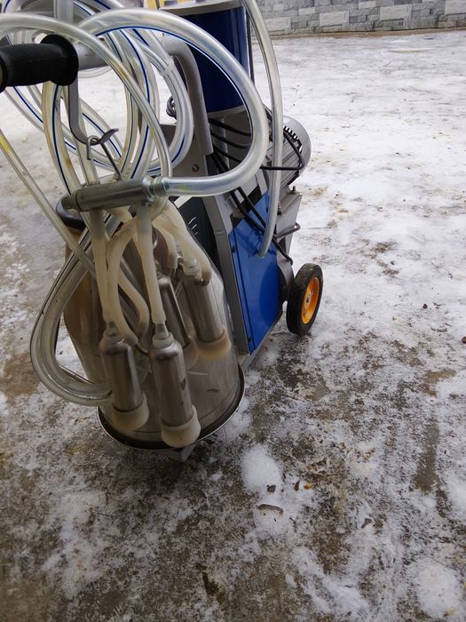 Vând mulgătoare de vaci nou, impecabilă