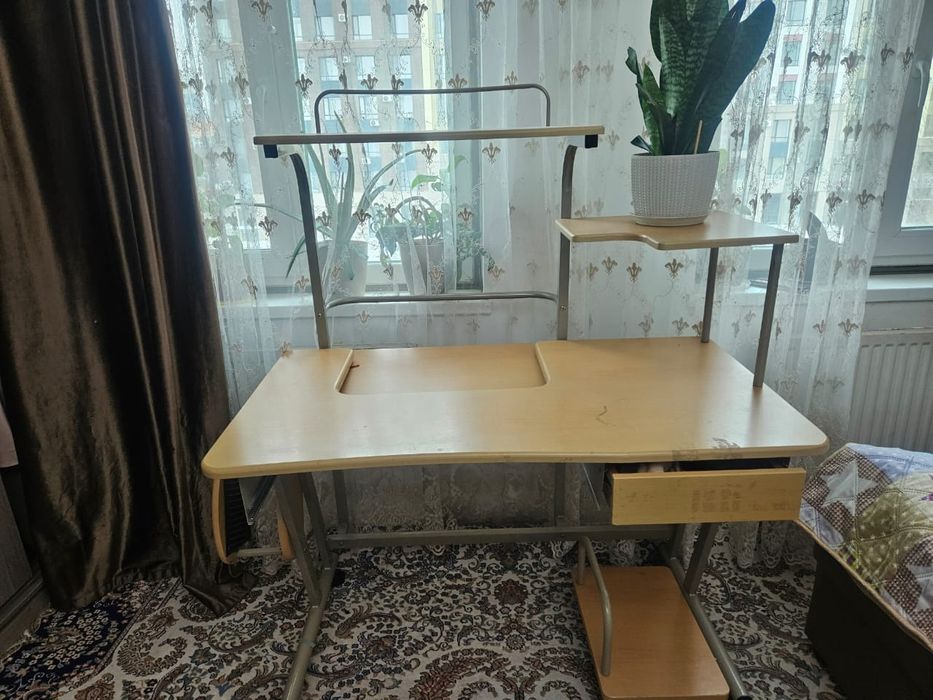 Стол компютерный