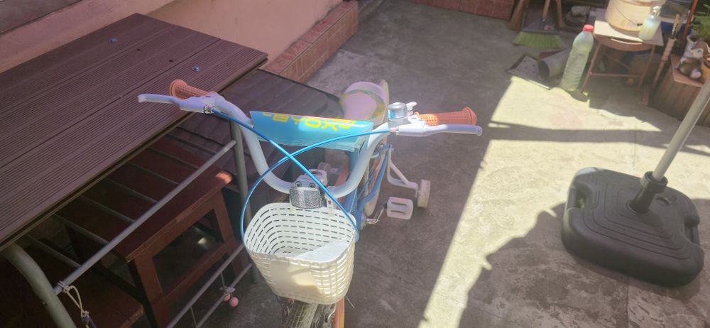 Bicicleta pentru fetite 6-9 ani