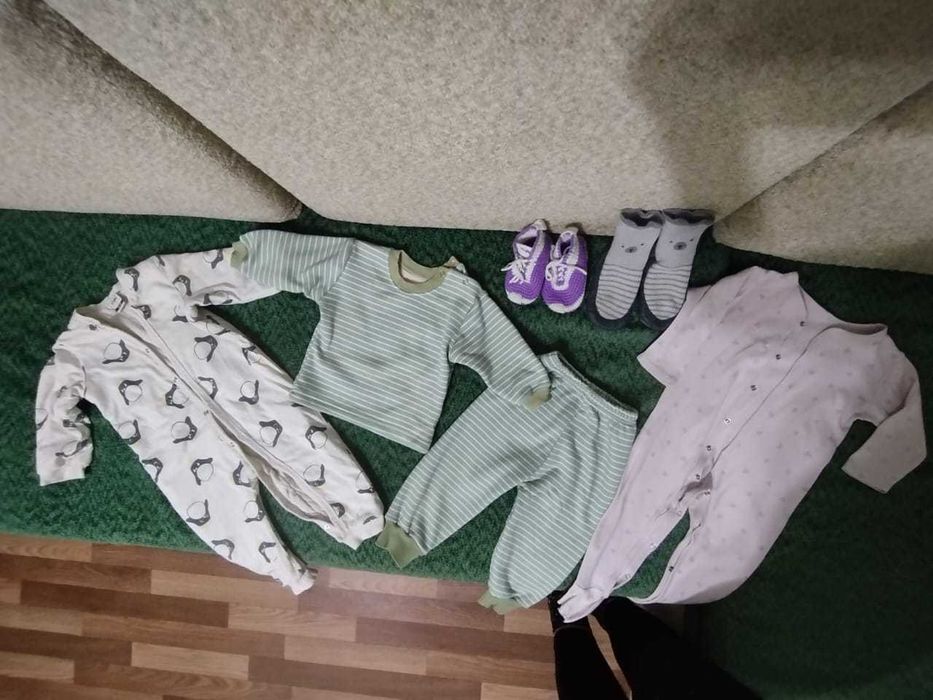 Отдам детские вещи за шоколадку