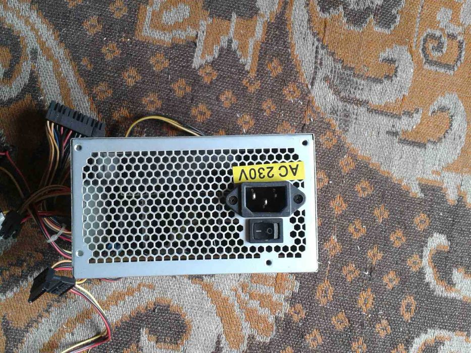 Продавам захранване  за компютър