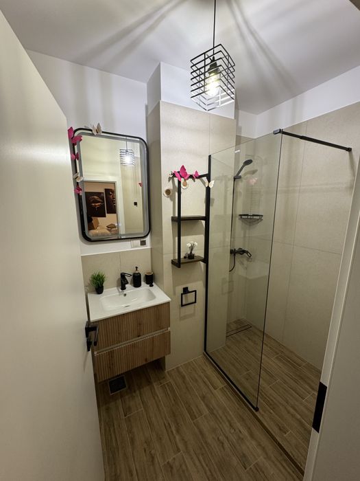 Inchiriez apartament  2 camere  48 mp + parcare ,Unirii cu Alexandri