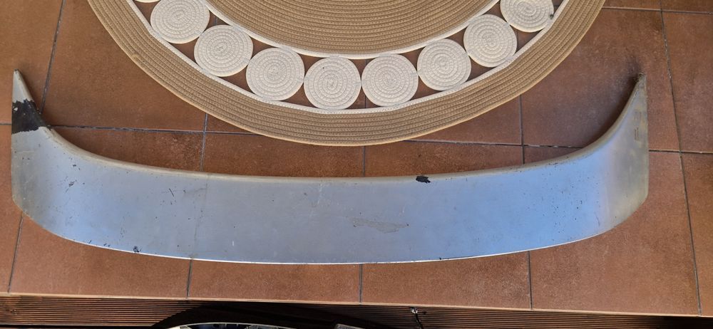 Спойлер за багажник 120см