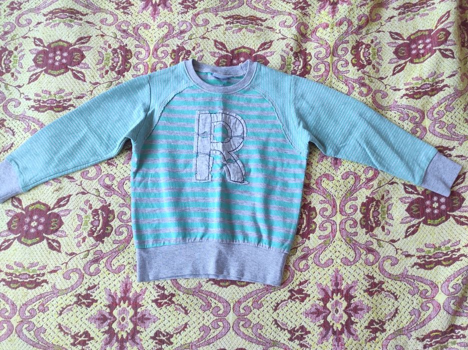 Продавам блузи за момче 8бр.