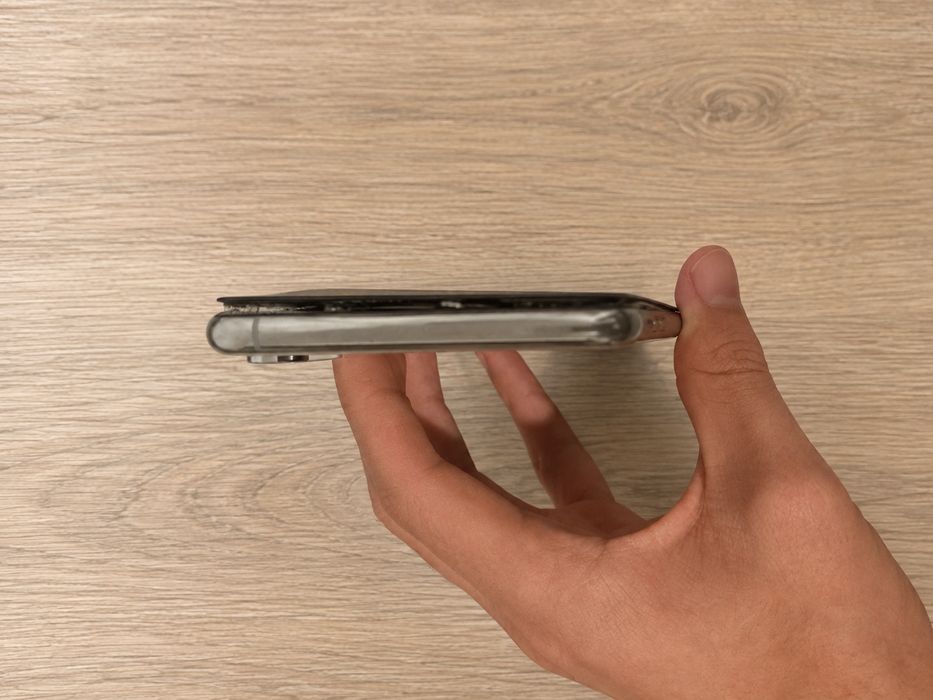 iPhone XS Max – Funcțional – Ecran ridicat, necesită schimbare baterie