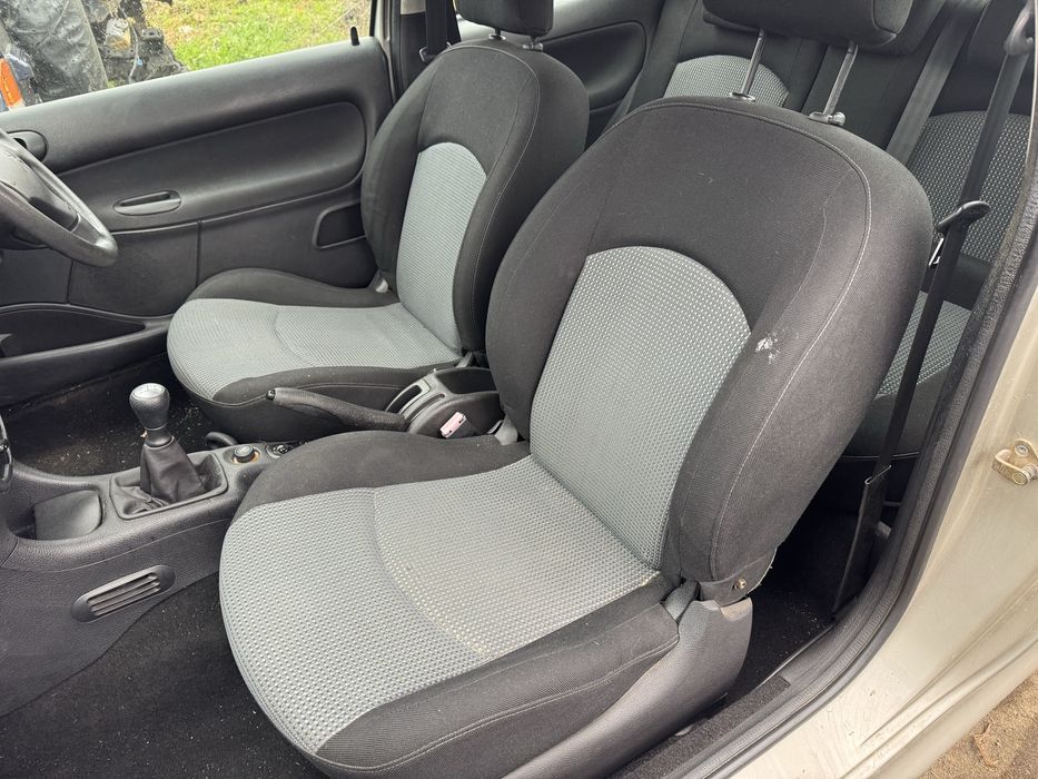 Салон Пежо 206 2/3врати