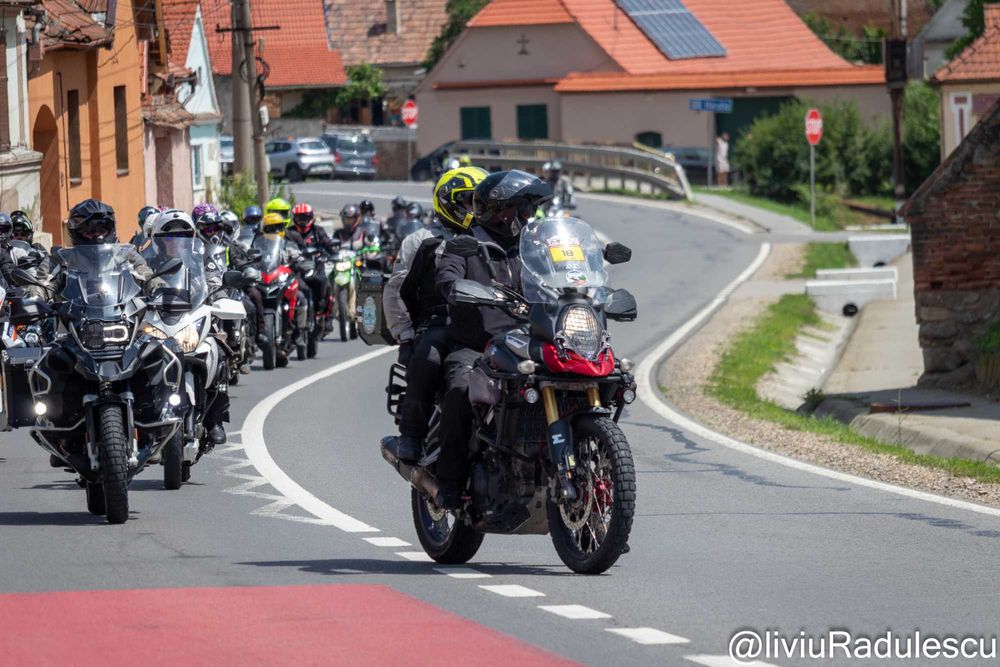 Suzuki V Strom DL 1000 super accesorizat