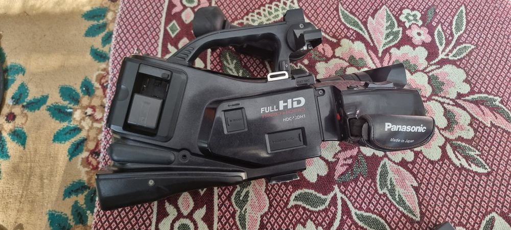 Видеокамера срочно сатылады