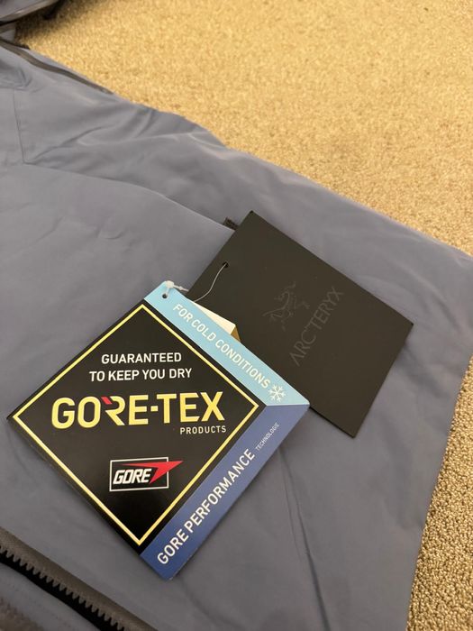 Geaca arcteryx baby blue