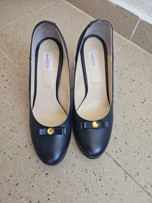 Pantofi cu toc din piele naturala
