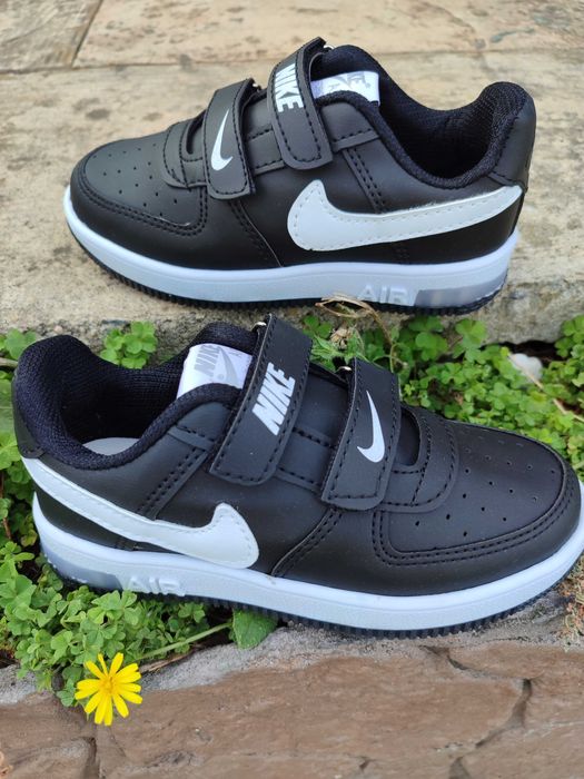 Детски светещи маратонки NIKE 26-36 номер