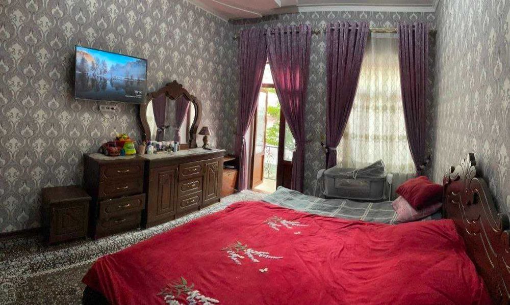 Самарканд ш.СамГаси худудида жойлашган 5 хонали ховли сотувда