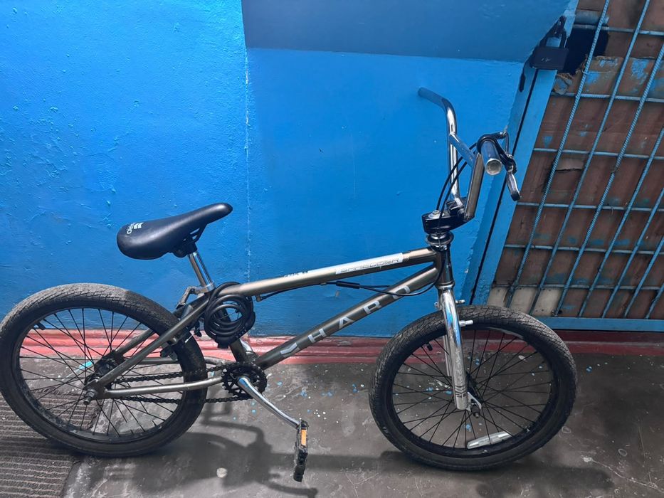 Продаю bmx Haro 1год