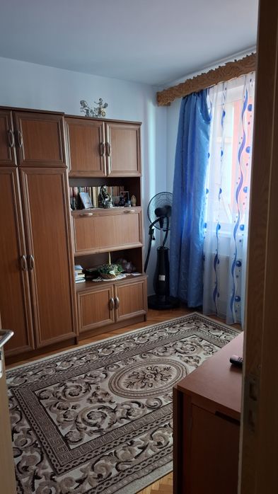 De vanzare apartament 3 camere