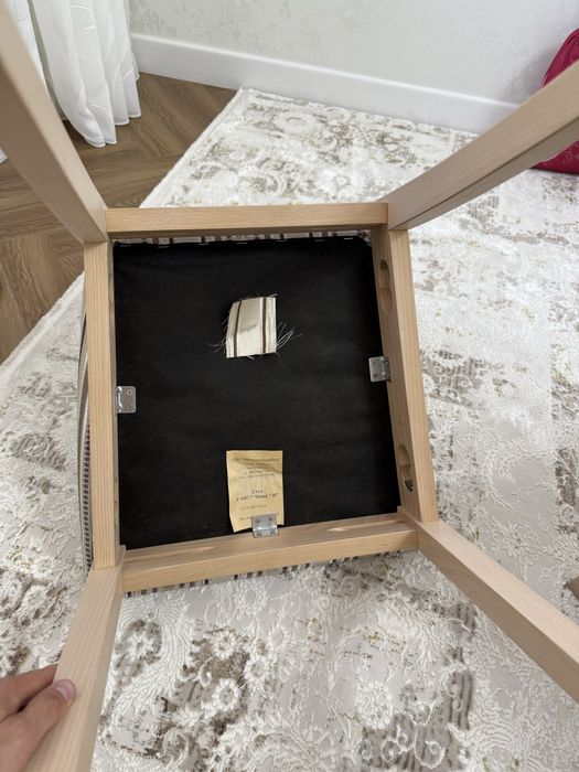 Продам комлект стульев