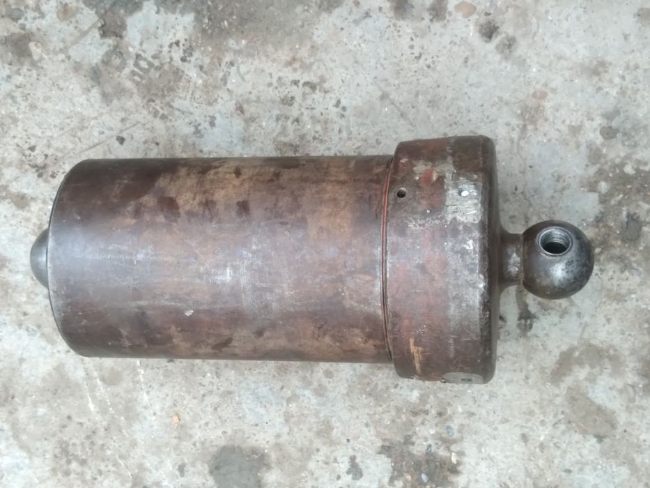 Целиндр подъёма кузова