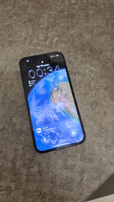 Продам iPhone 13.