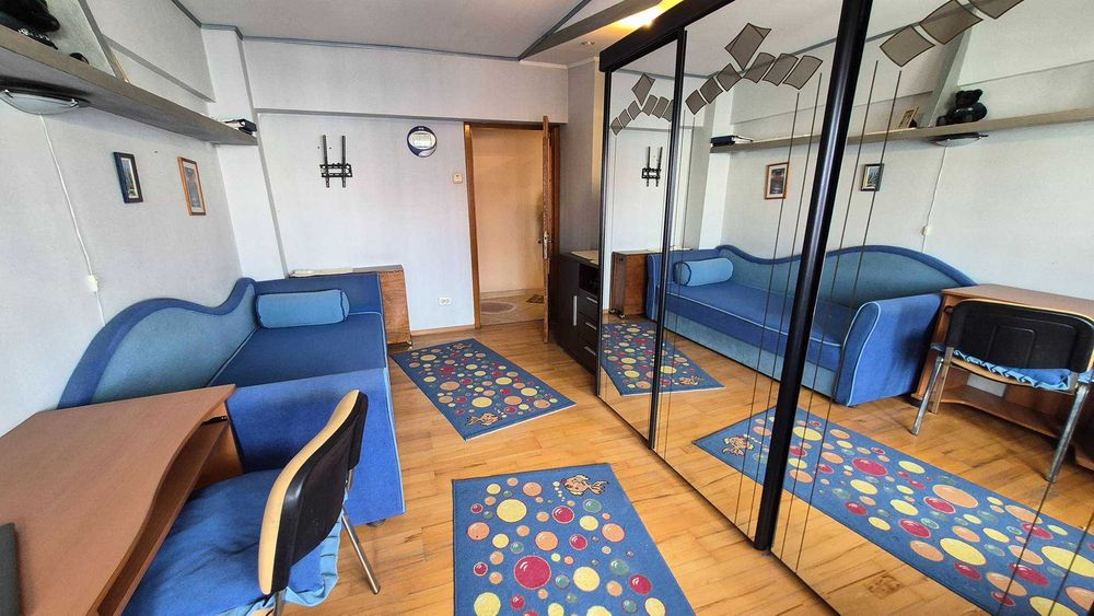 Apartament 3 camere la cheie in Onesti, zona de jos , 0757//678//898 .