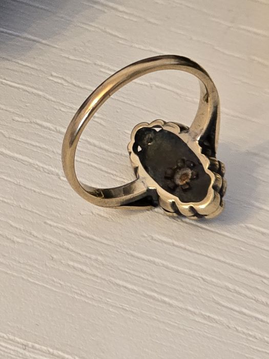 Inele din aur cu diamante si smarald