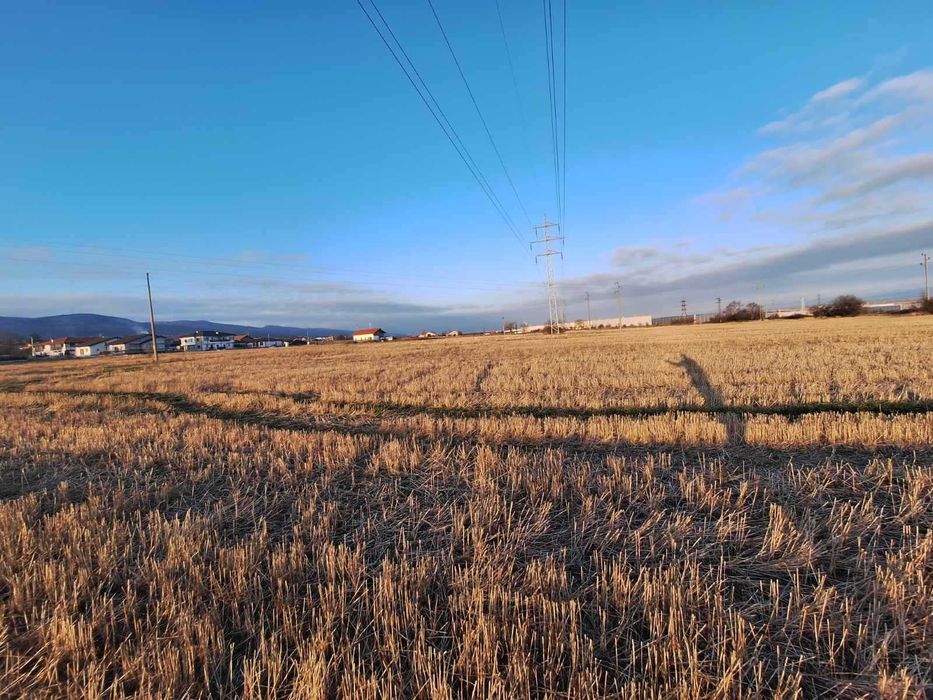 Продава се имот в с. Нови хан, обл. Софийска