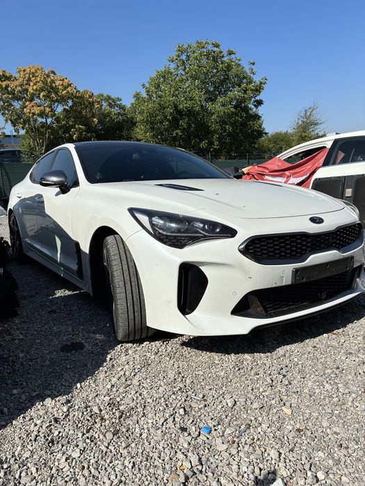 Kia Stinger GT на части
