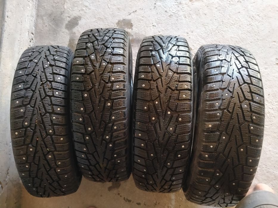 Продам зимнюю покрышку размер