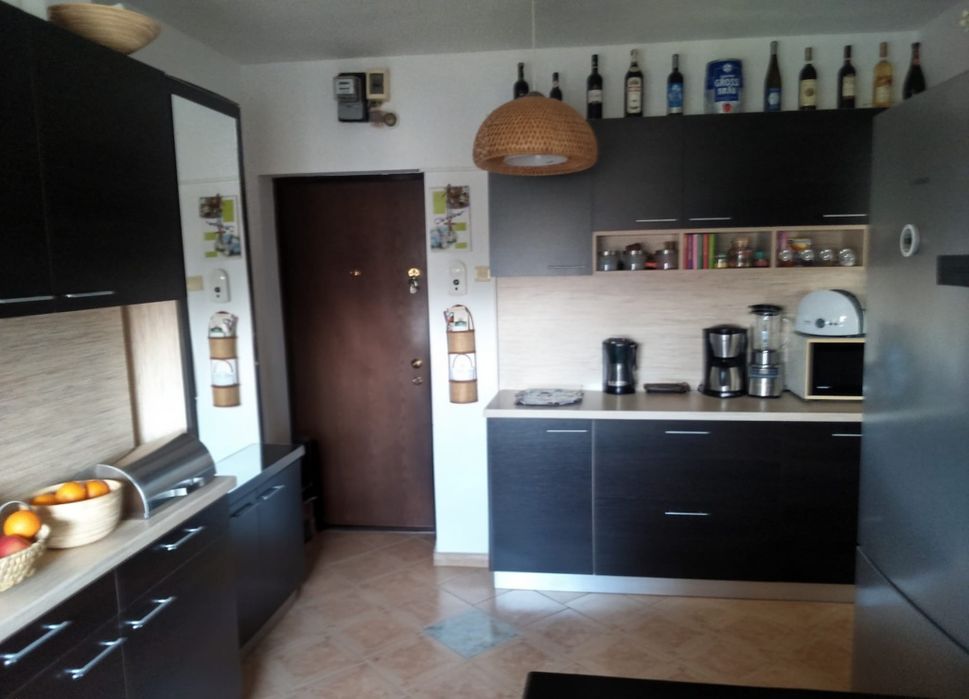 Vand  apartament spatios cu 2 camere, semidecomandat |a UTA,vedere spre parc, centrală proprie pe gaz.