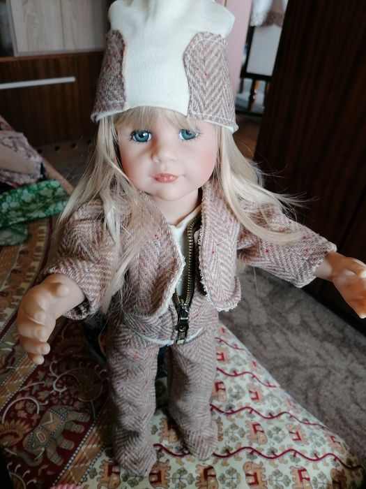 Ръчно изработени дрехи за кукла Хана 50см