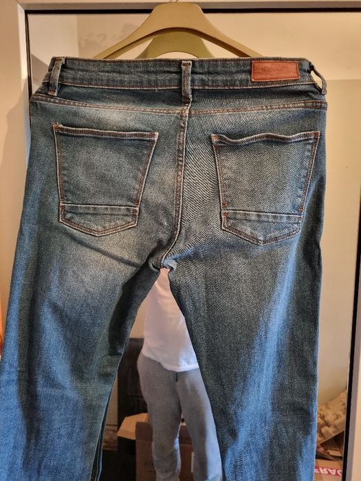 Blugi barbati " Pull & Bear" Slim Fit. Marimea 31. Perfecta stare.
