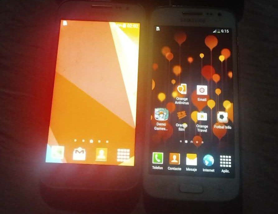 Văd telefoane Samsung S3 s4