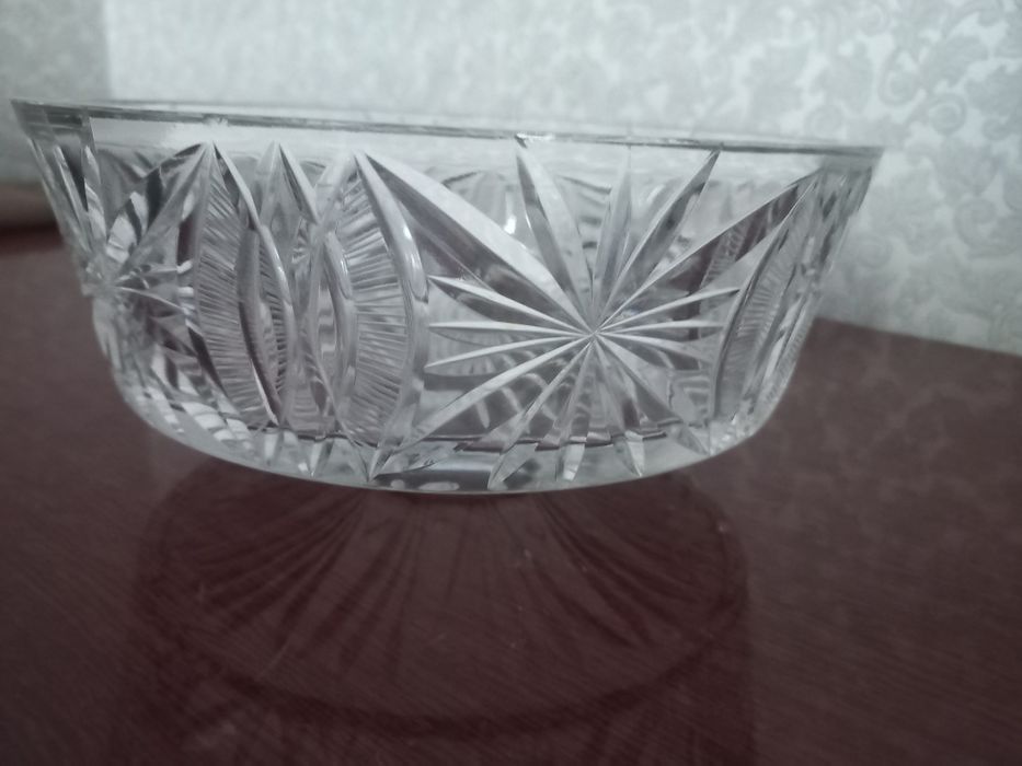 Продам салатник хрустальный.