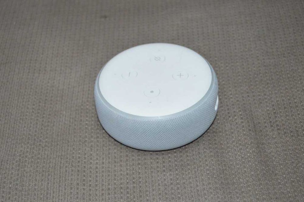 Boxă Inteligentă Amazon Echo Dot (Generația 3) – Sandstone