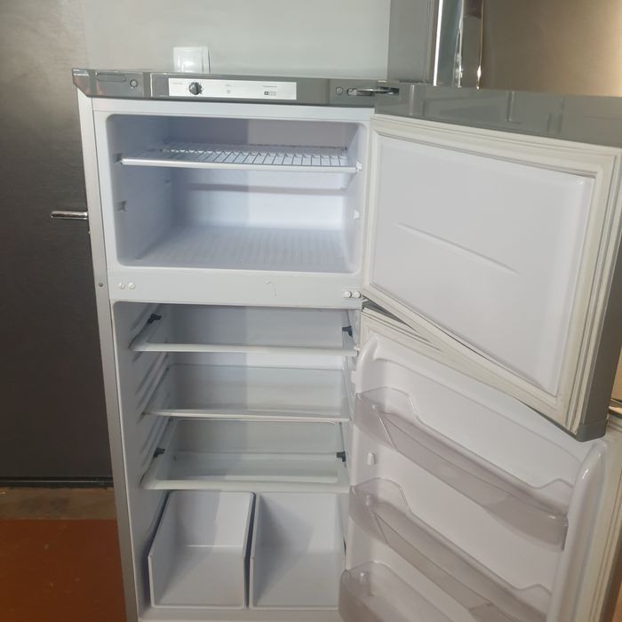 Оригинал Холодильник Брюса сотилади