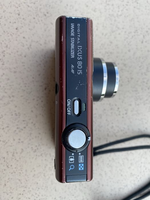 Canon Ixus 80 is compact