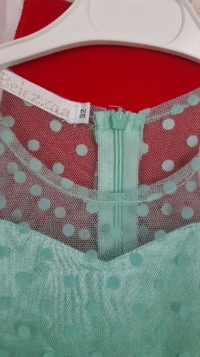 Продам нарядные платья