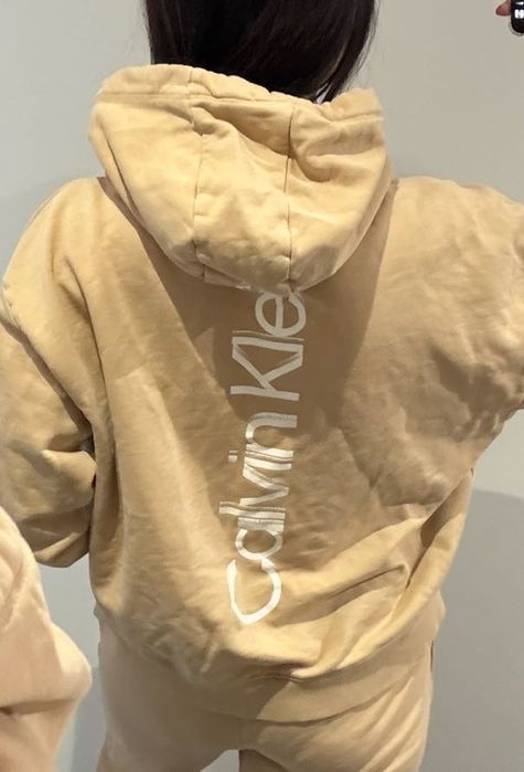 Костюм . Оригинал. Calvin Klein. Бежевого цвета в размере М