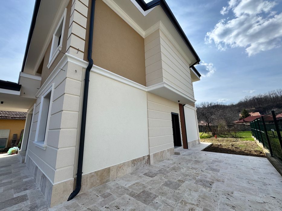 Продава се Къща в с. Нацовци, Област Велико Търново - 190 кв.м за 722 €/кв.м - Снимка #2