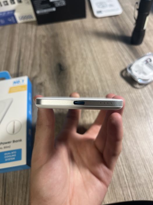 Anker Nano Power bank (5k,MagGo,Slim) с гаранция