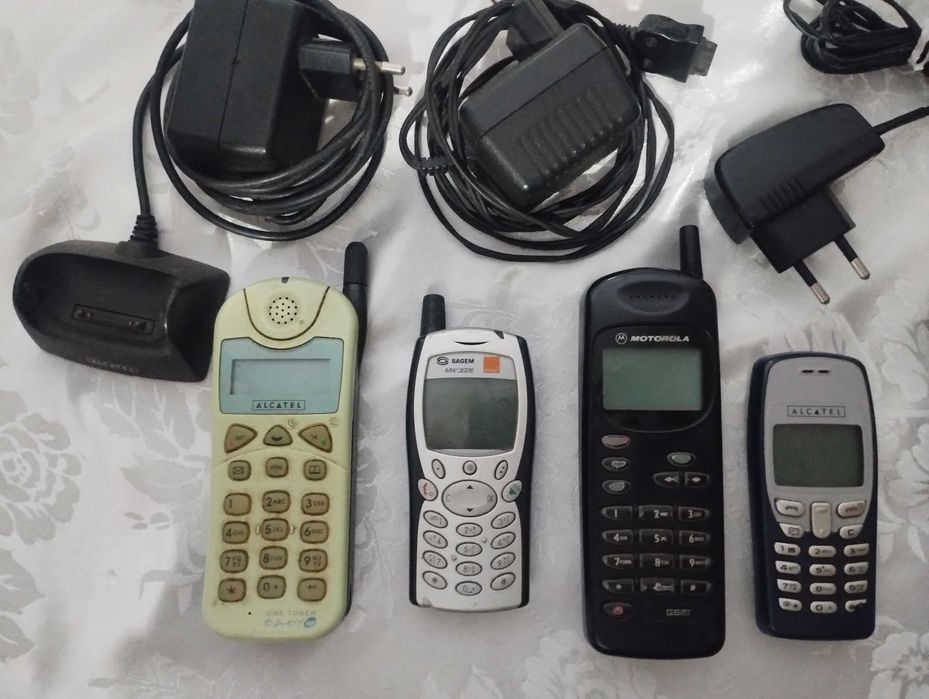 Telefoane de colectie : Alcatel , Sagem , Motorola , Lg .