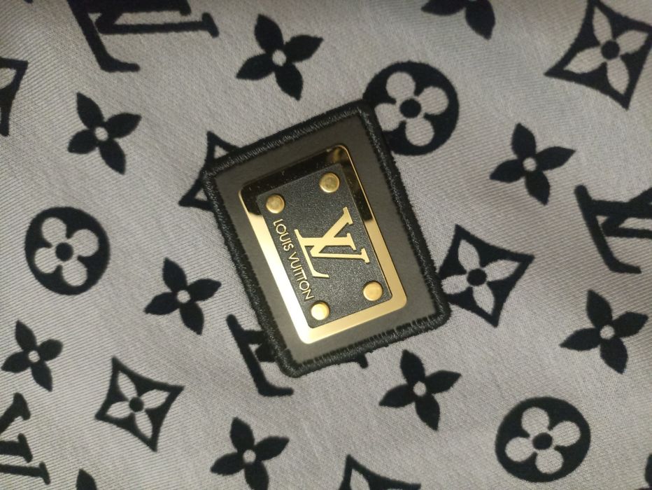Louis Vuitton XXL нов ! Мъжки екип