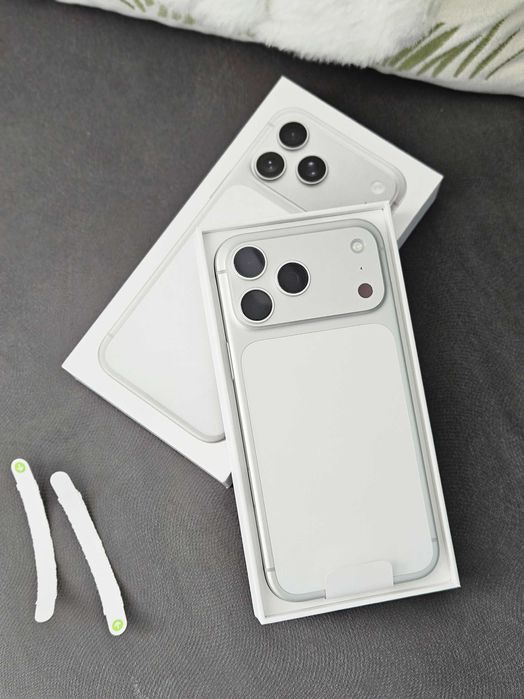 НОВ! iPhone 17 Pro Max 512GB Silver