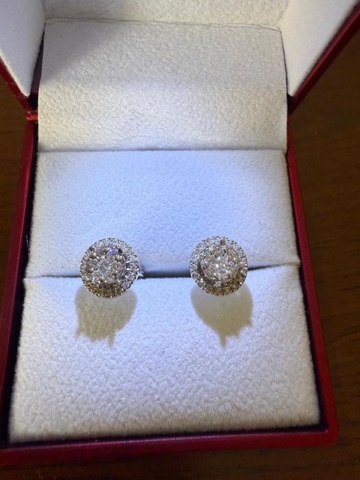 Продам пуссеты с бриллиантами